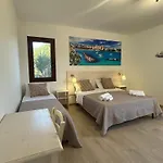 Paluna Πανσιόν
